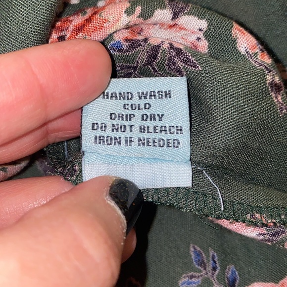 Nostalgia Floral Adjustable Blouse - Picture 16 of 16